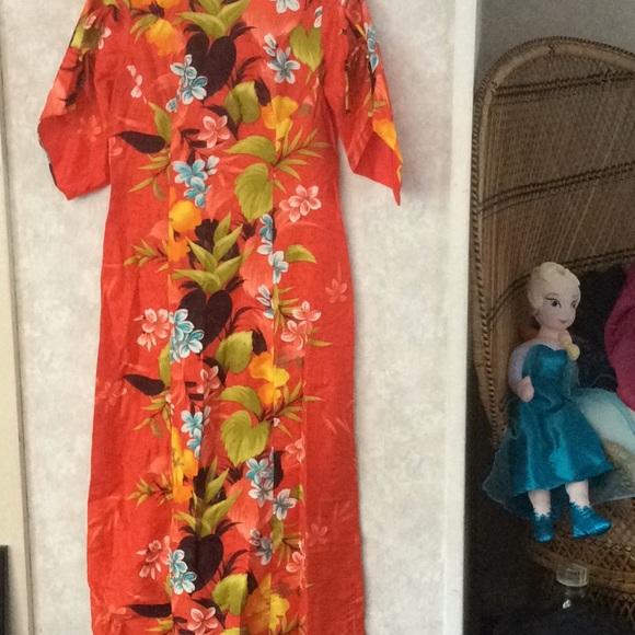 Hawaiian fashions Dresses & Skirts - VINTAGE HAWAIIAN MUMU ♥️🌴🌈